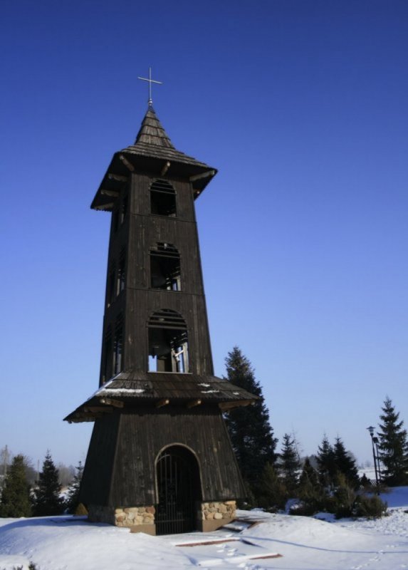 Kościół Narodzenia Najświętszej Maryi Panny w Gwoździanach nr 3 (Wolno stojąca wieża z dzwonami)