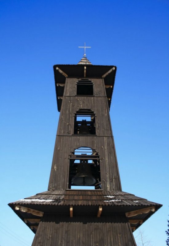 Kościół Narodzenia Najświętszej Maryi Panny w Gwoździanach nr 2 (Wolno stojąca wieża z dzwonami)