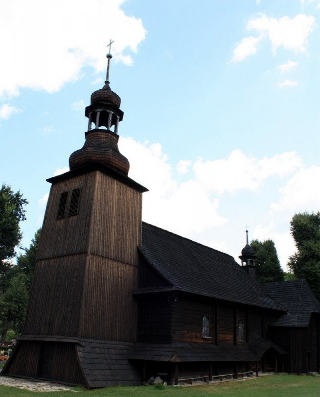 Parafia pw. Świętej Trójcy w Koszęcinie nr 6 (Widok na wieżę kościelną)