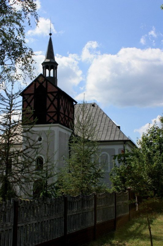 Kościół Opatrzności Bożej w Piasku nr 2 (Widok na kościół od strony wieży)