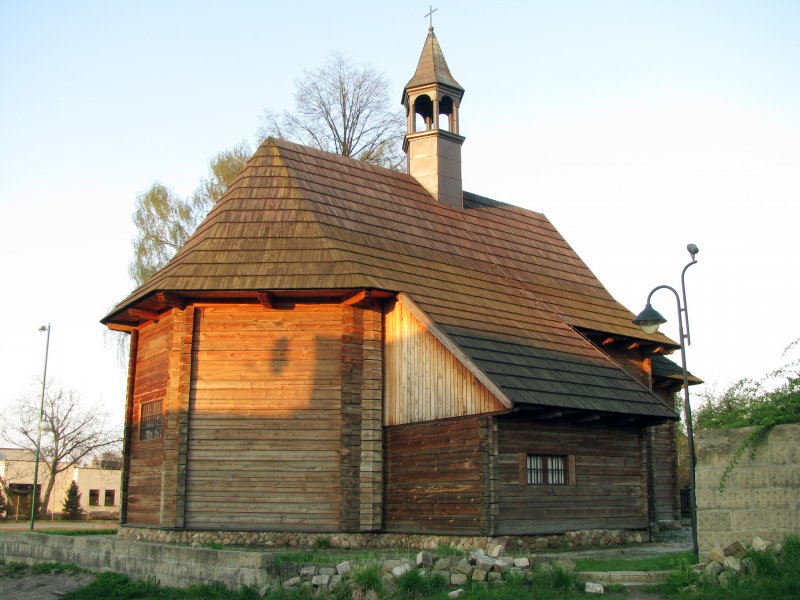Kościół św. Anny w Lublińcu nr 7 (Widok kościoła z tyłu)