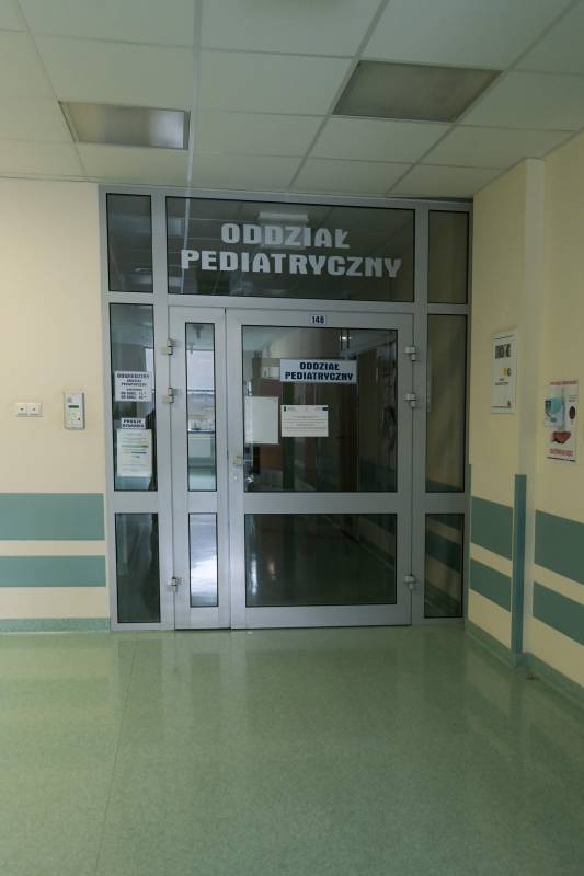 Budynek Szpitalny nr 14 (Drzwi wejściowe na oddział pediatryczny)